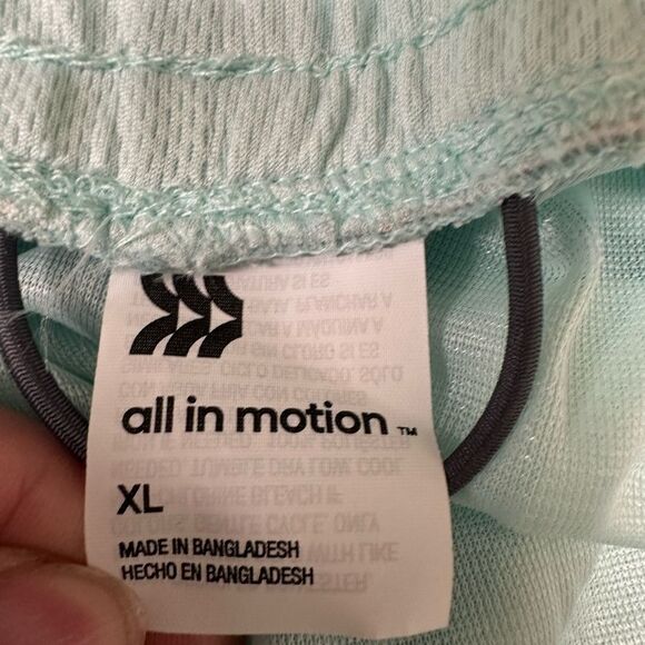 All in Motion Men’s mint mesh shorts - Picture 3 of 5